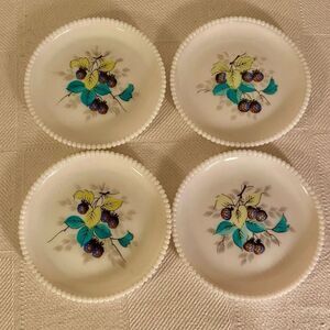 Vtg Set Of 4 WESTMORELAND Hobnail Edge Painted Milk Glass Plate Blackberries.